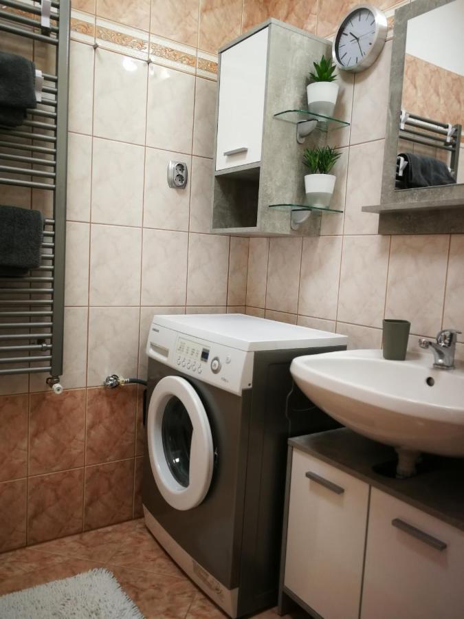 Vörösmarty Apartman Miskolc - Belváros - downtown Esterno foto